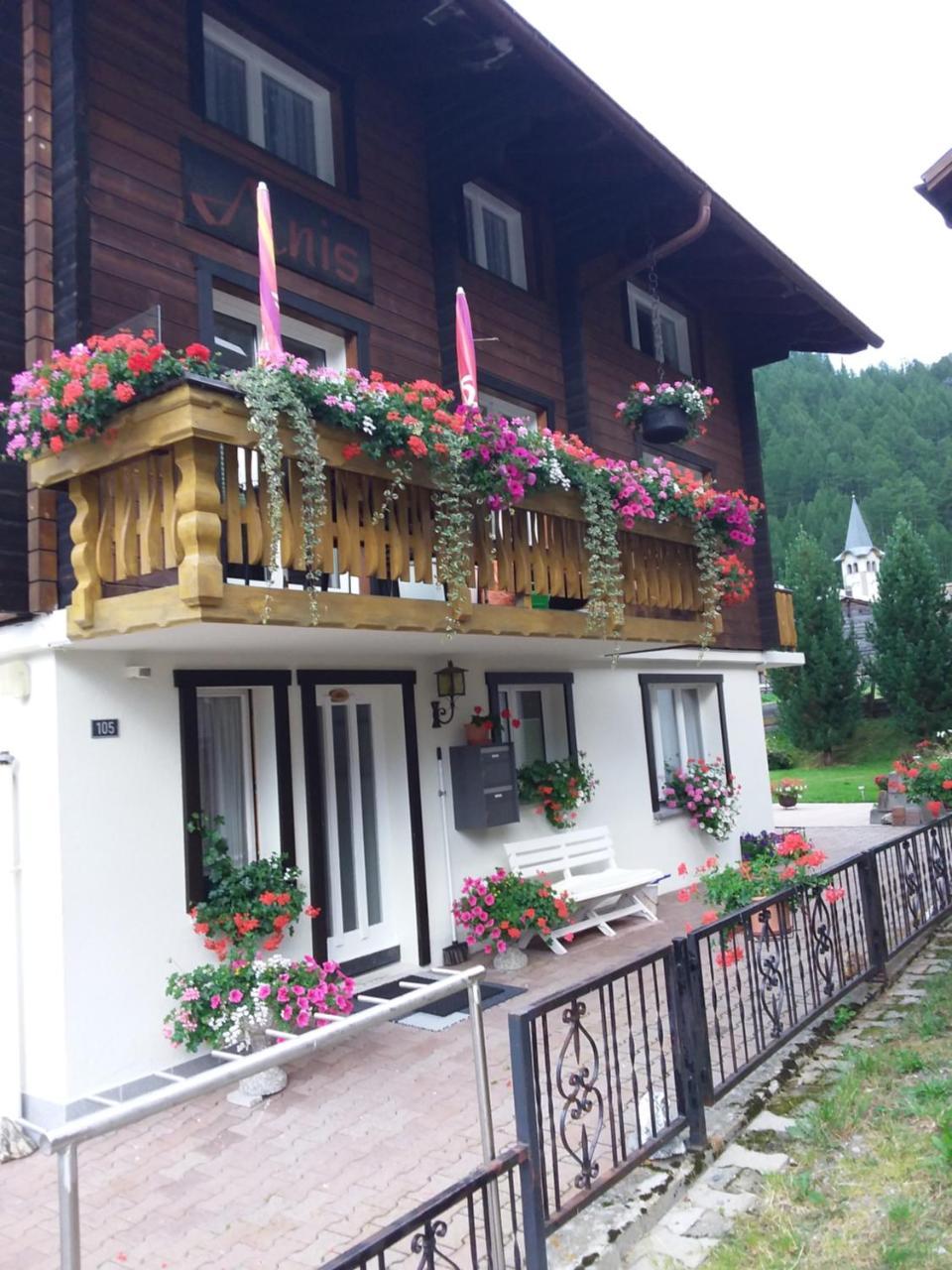 Anis Apartment Саас-Алмагел Екстериор снимка